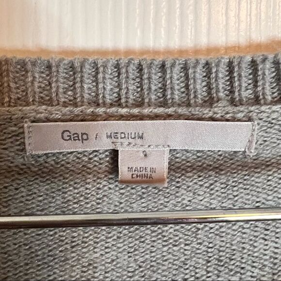 Gap Wool Color Block Sweater, Size Medium.  Great for in between seasons. - Picture 2 of 5